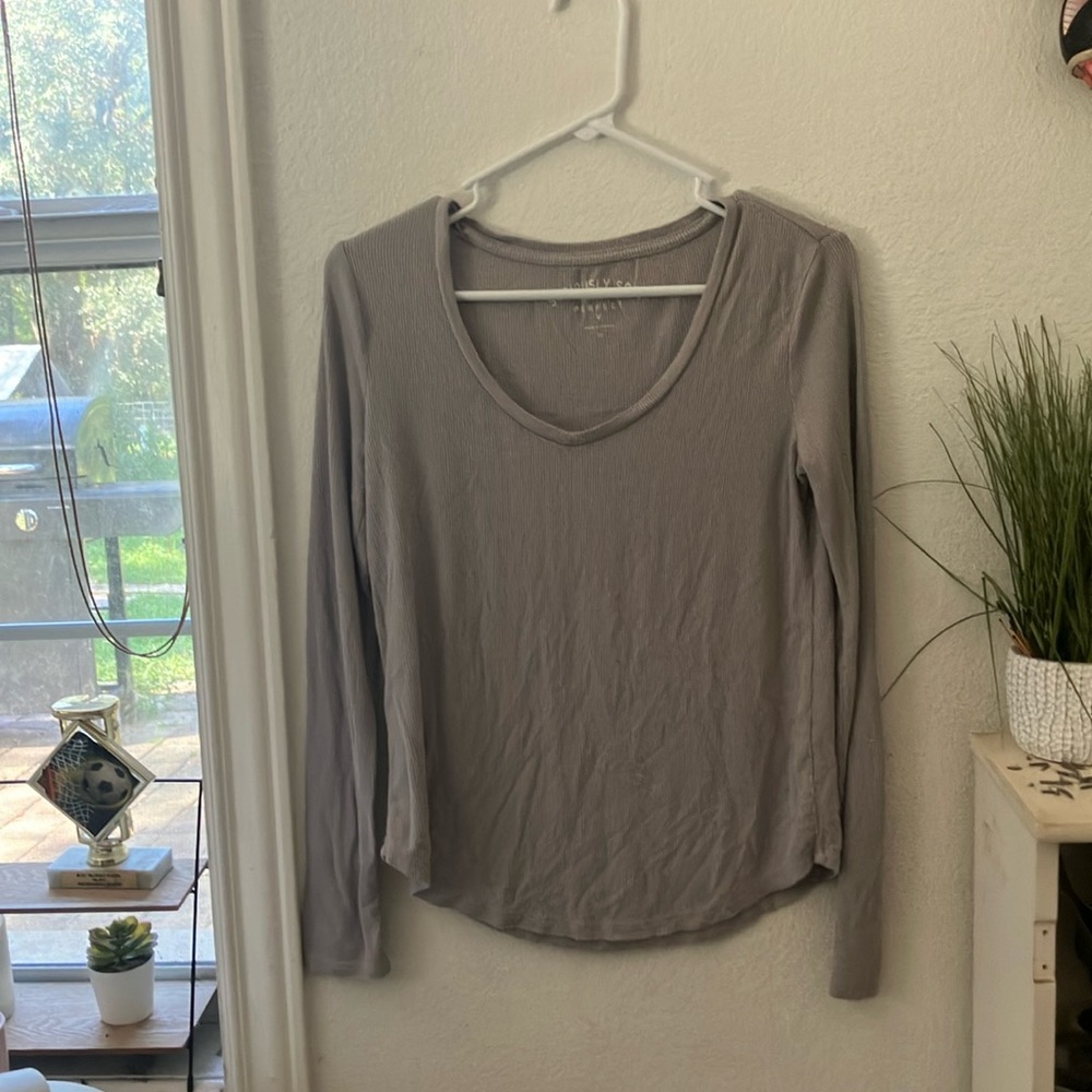 long sleeve flowy gray Aeropostale shirt